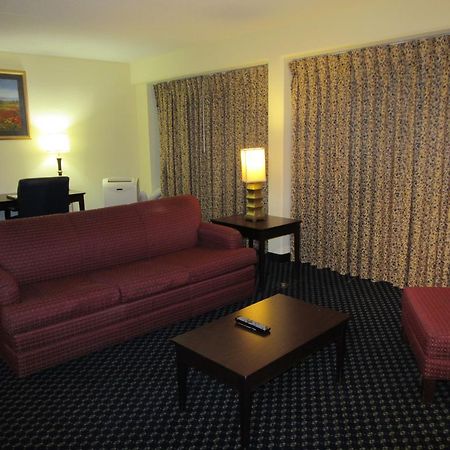 Atrium Hotel & Conference Center Hutchinson Beltér fotó