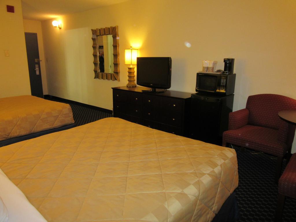 Atrium Hotel & Conference Center Hutchinson Kültér fotó