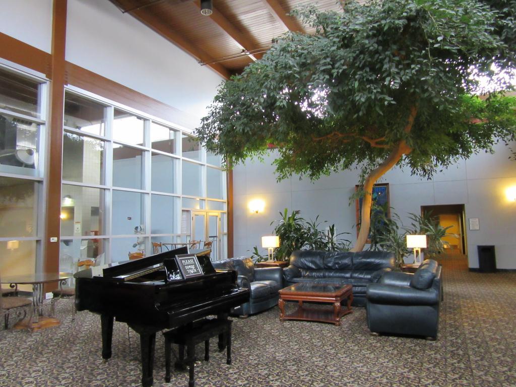 Atrium Hotel & Conference Center Hutchinson Kültér fotó