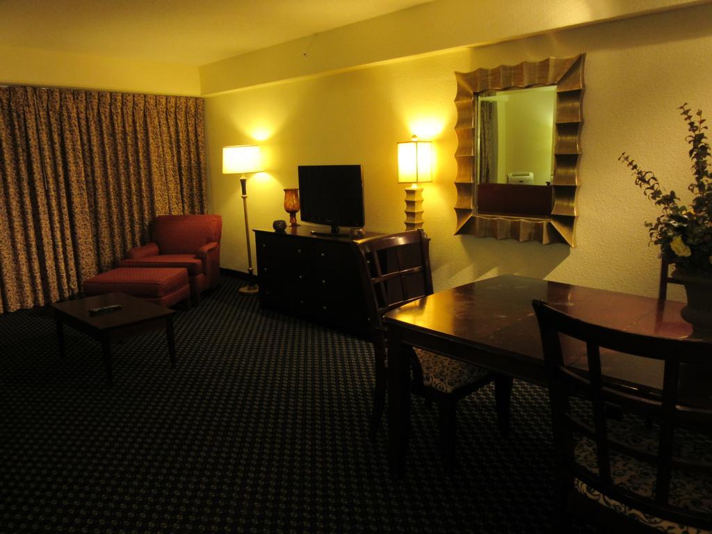 Atrium Hotel & Conference Center Hutchinson Kültér fotó